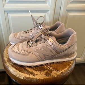 New Balance women’s 574 size 9